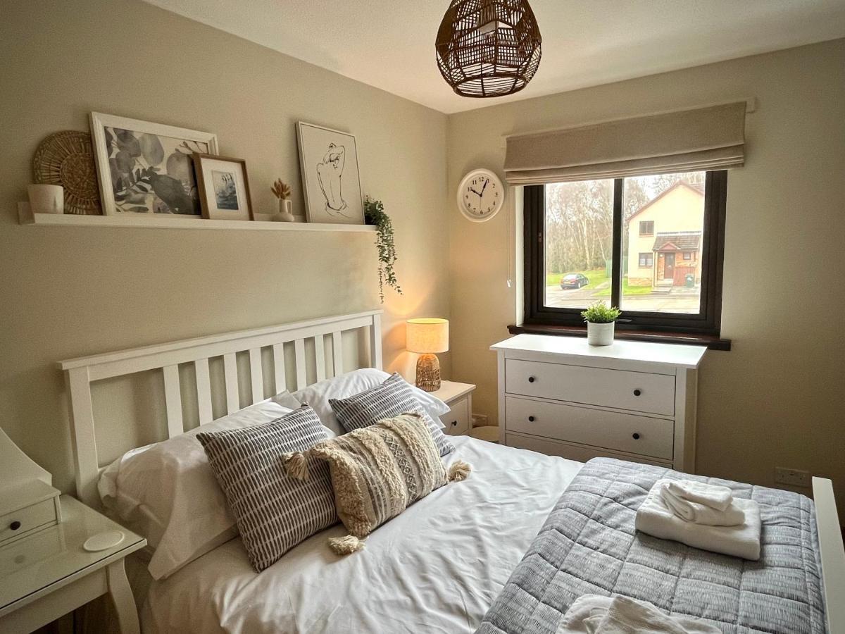 Comfortable, Modern Apartment With Parking. Inverness. Εξωτερικό φωτογραφία